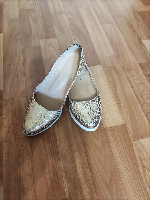 Балетки шкіряні  золотого кольору