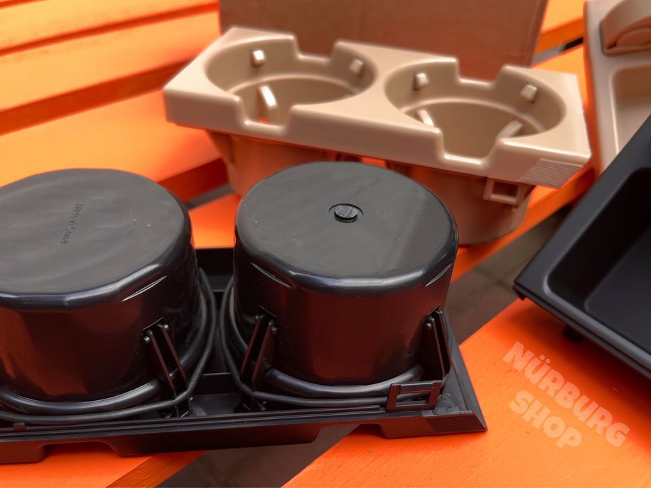 Подстаканник с монетницей для БМВ Е46 BMW E46 бежевый черный