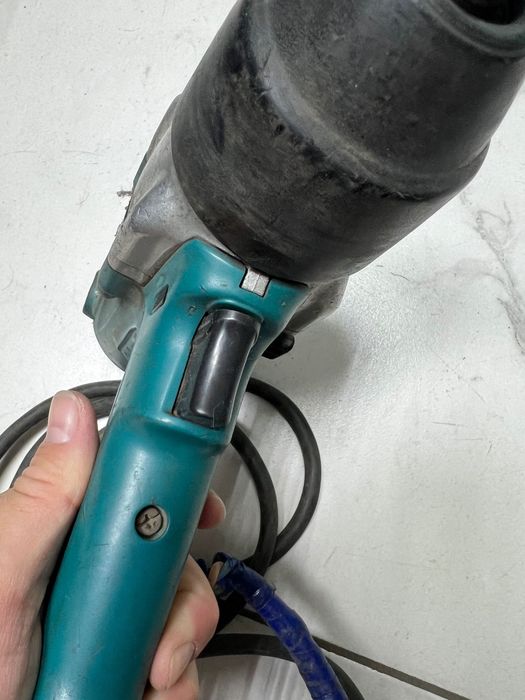 Гайковерт Makita