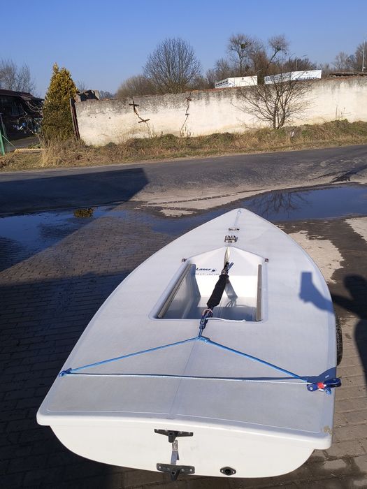 Laser nr 179025 – sztywny kadłub + wózek