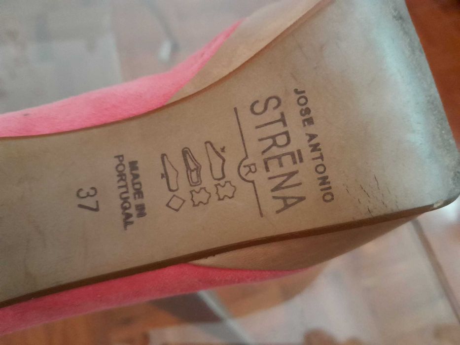 Sapato Elegante Strena quase novos Nº 37 cor rosa vibrante bom PREÇO!