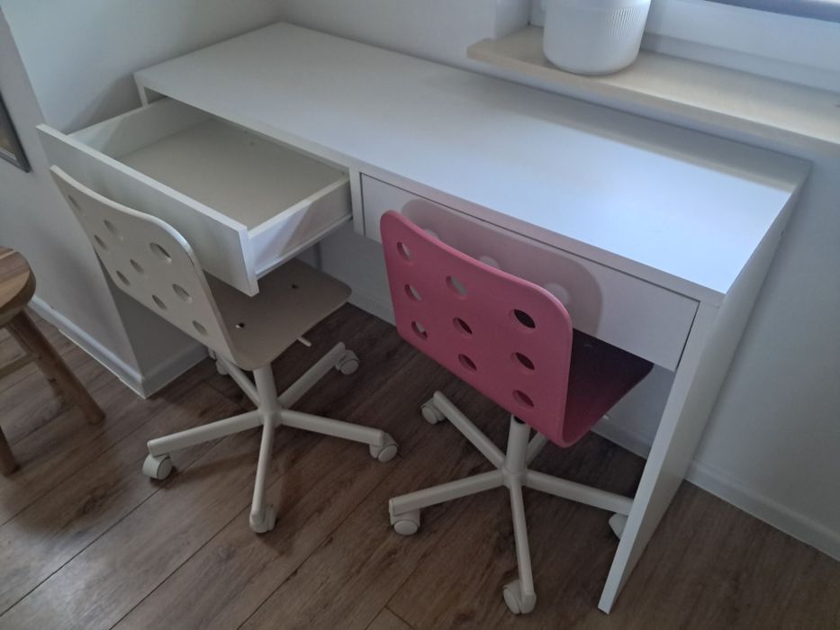 Podwójne biurko dziecięce z krzesłami