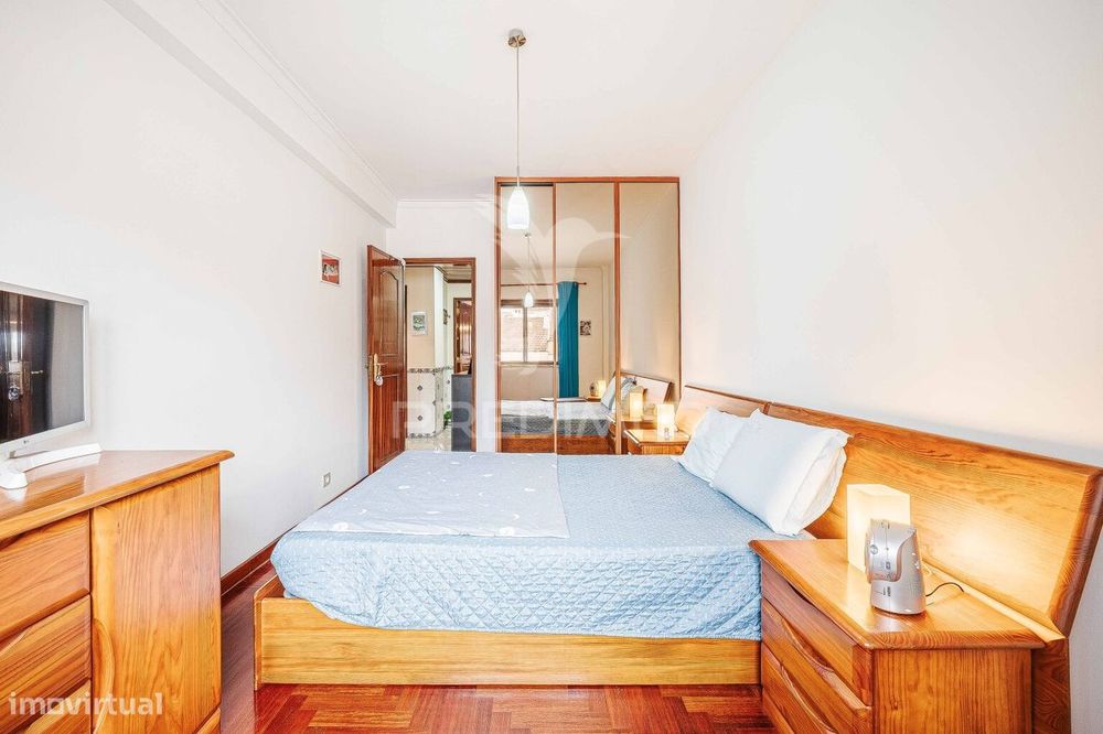 BAIXA DE PREÇO - Apartamento T2 C/garagem em Agualva-Cacém – Oportu...