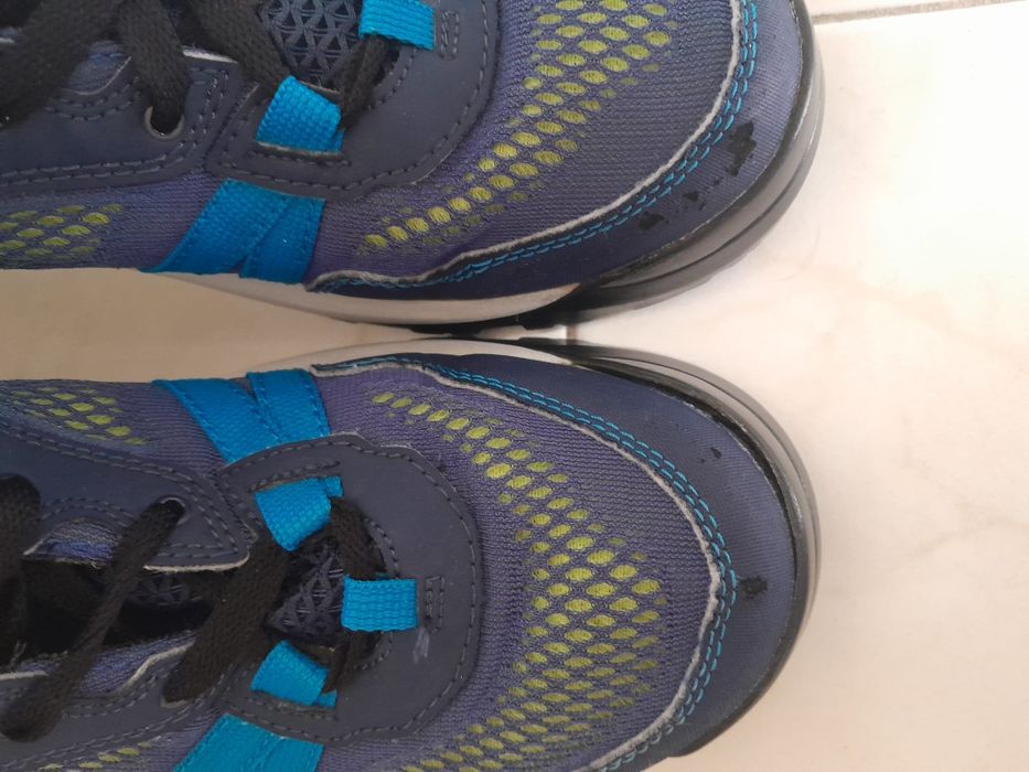 Tênis Quechua para caminhadas na Natureza