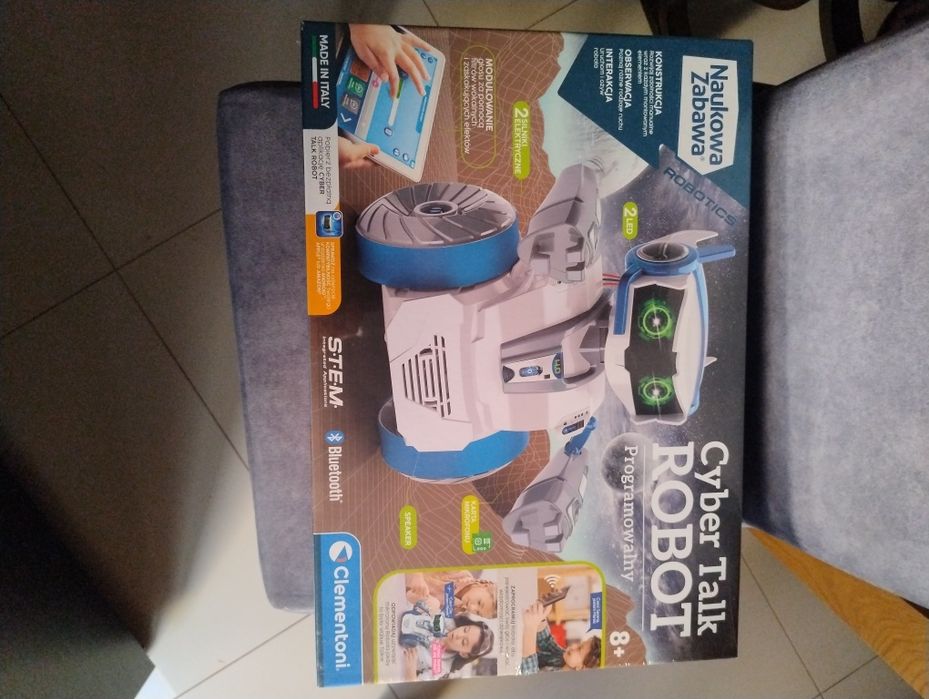 Nowy Cyber Talk Robot programowalny