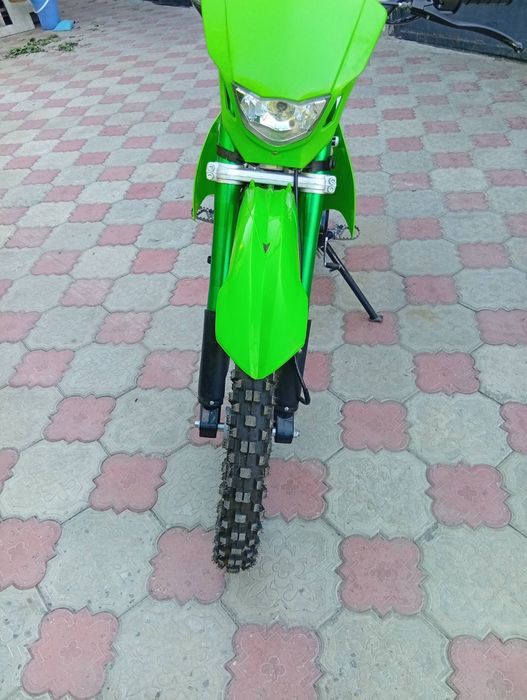Продам новый питбайк 150 кубов.