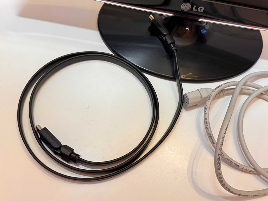 Monitor LG W2261VP-PF czarny FullHD