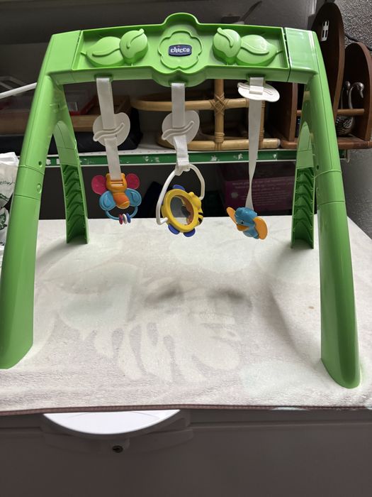 Ginasio cresce e caminha da chicco com brinquedos