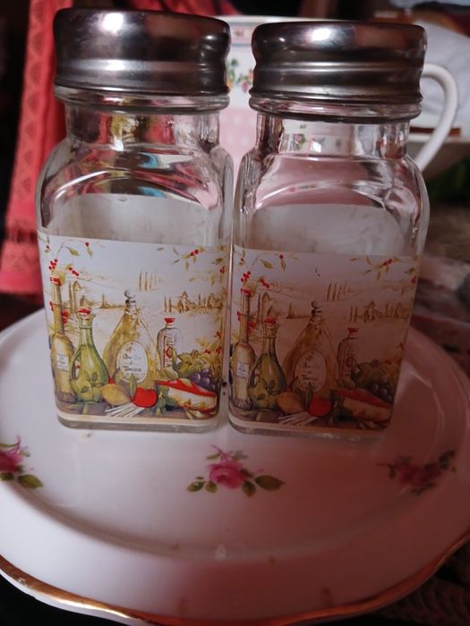 Продам чашки,, подставки