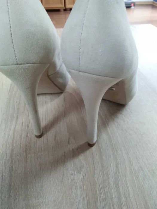 szpilki buffalo bezowe