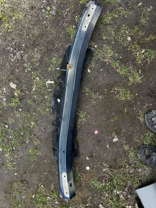 Astra H GTC Belka zderzaka przedniego pod zderzak przod