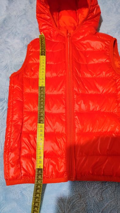 Продам жилетку осінь  безрукавку на дівчинку весна 104 110