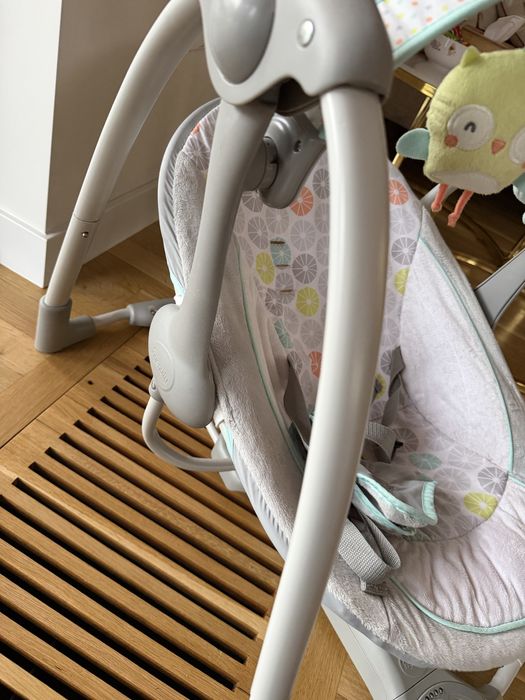 Bujak dla niemowląt huśtawka Ingenuity Swing 'n Go Hugs & Hoots