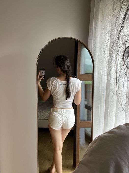 Krótkie białe spodenki szorty Pull&Bear