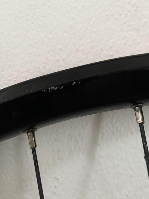 Vendo roda aro 29 dianteira