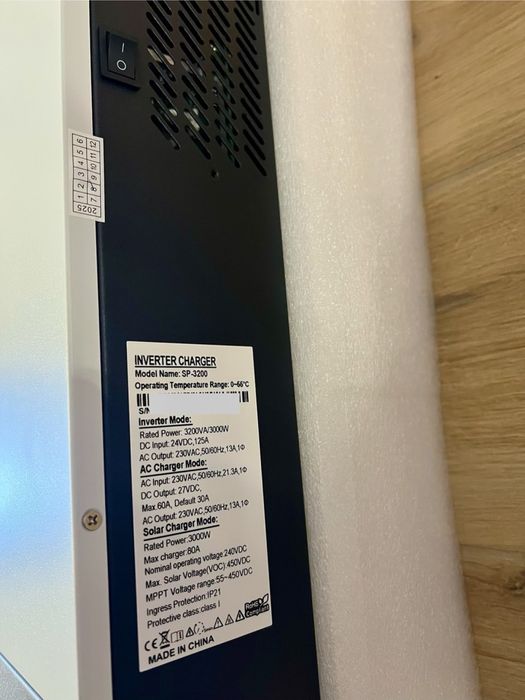 Гібридний інвертор ECGSOLAX SP-3200 3kW 24V