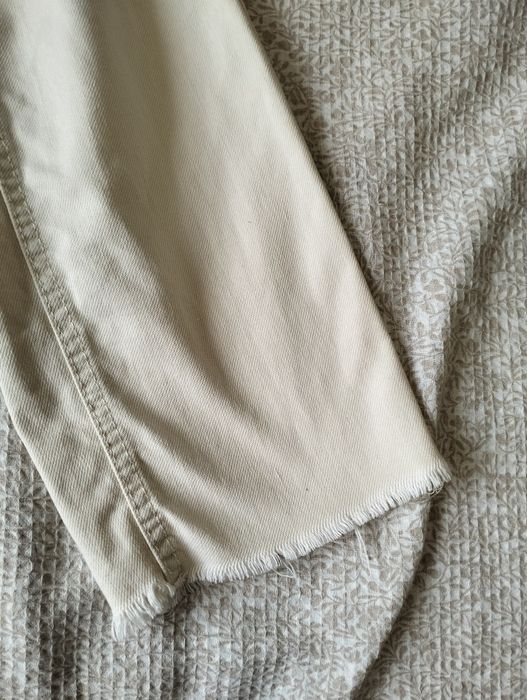 Джинси бежеві Bershka