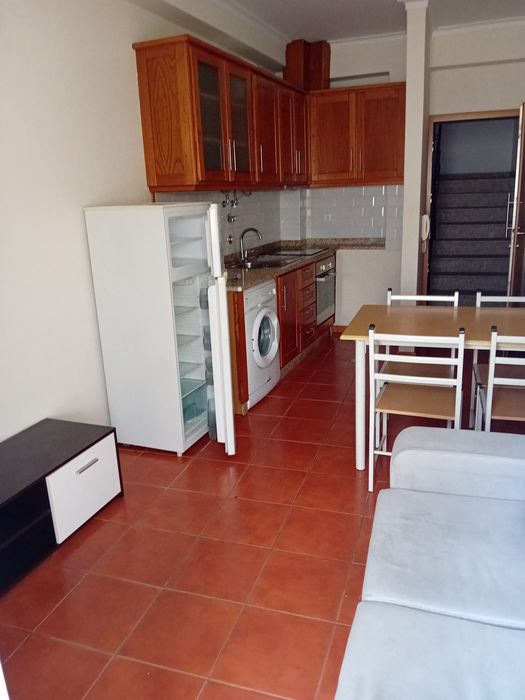 Arrenda-se T1 Mobilado