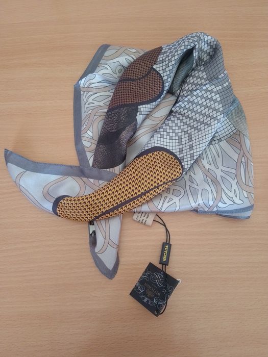 Шовкова хустинка на шию.