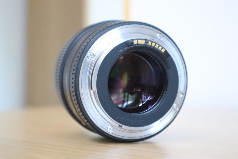 Canon EF 85mm F/1.8 USM