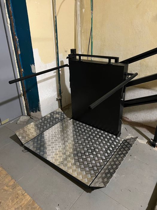 Похилий підйомник для маломобільних груп населення