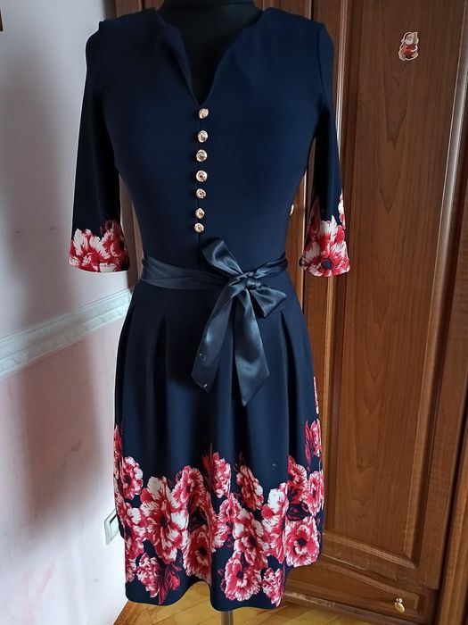 Сукня темно синій з квітами