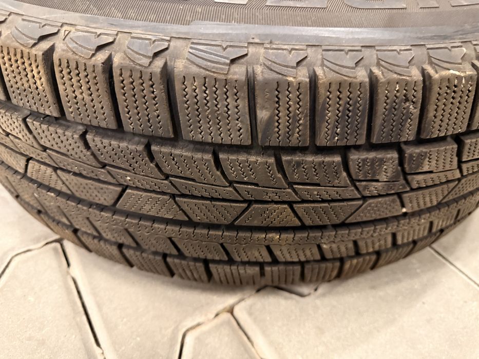 Opony zimowe z felgami 205/65/R15