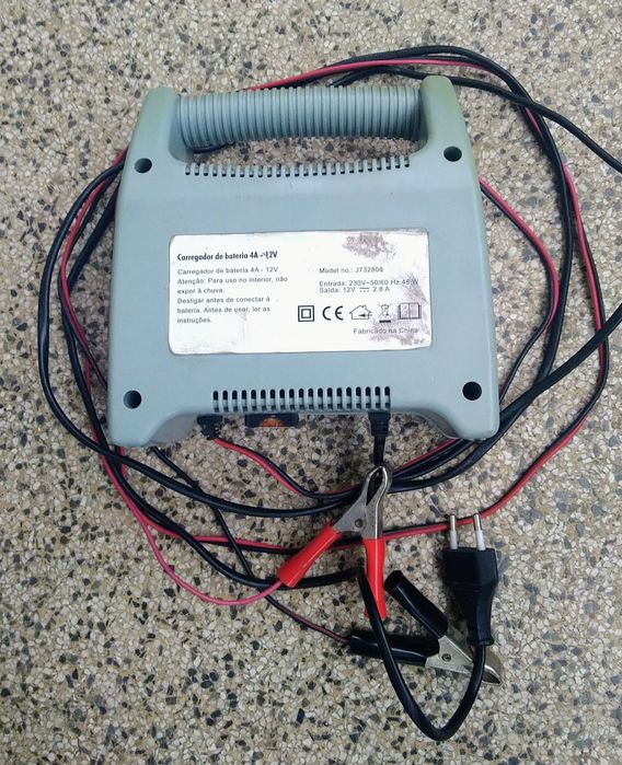 Carregador de bateria, carro ou mota
