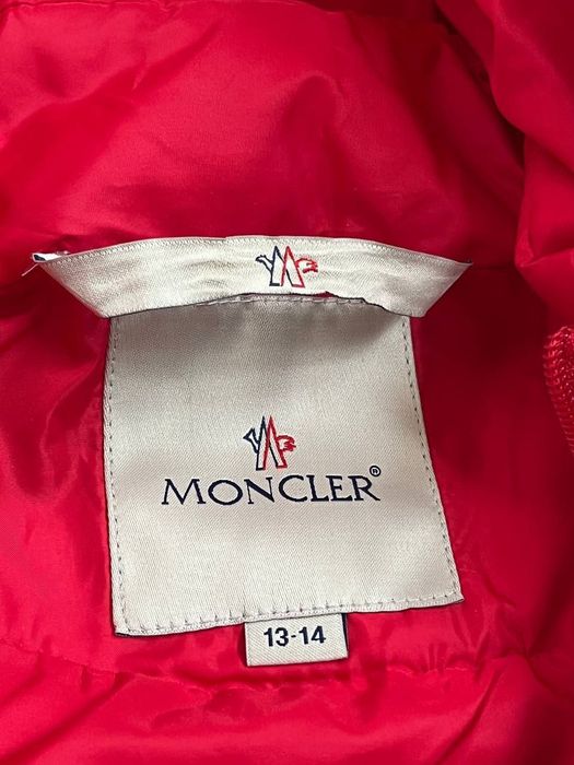 Курточка moncler