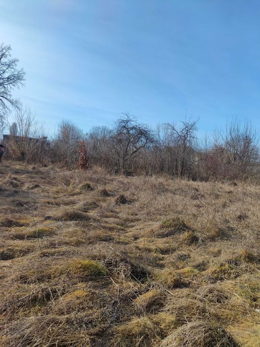 Продам ділянку біля міста