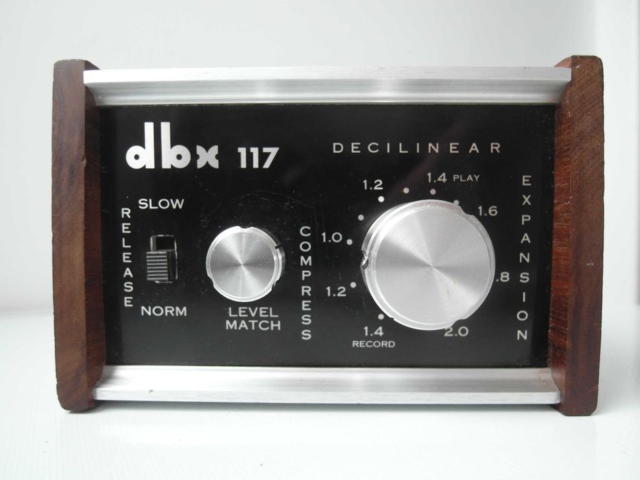 dbx 117 decylinear dynamic range expander reduktor szumu ekspander limiter  kompresor DBX117
