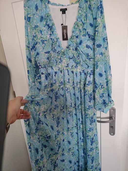 Sukienka Boohoo długa maxi błękitna kwiaty XXL