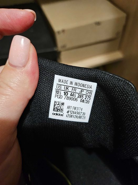 Продам кроссовки