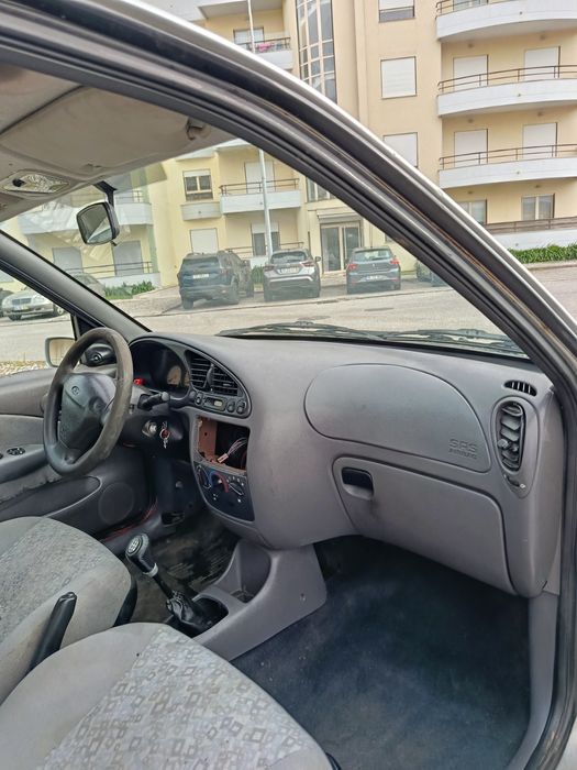 Ford Fiesta 1.2 Zetec 16v Coupé 5lugares em bom estado !!!