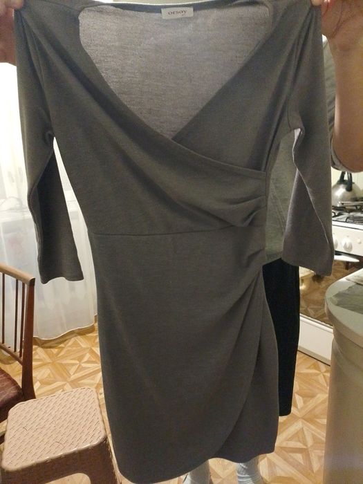 Плаття жіноче сірого кольору
