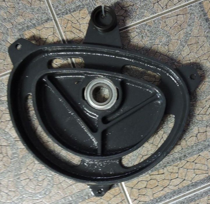 Prowadnica podbieraka Prasa Claas Rollant 44,46 inne