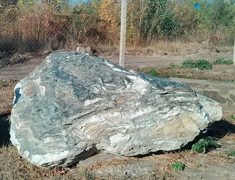 Валуны для ландшафта.