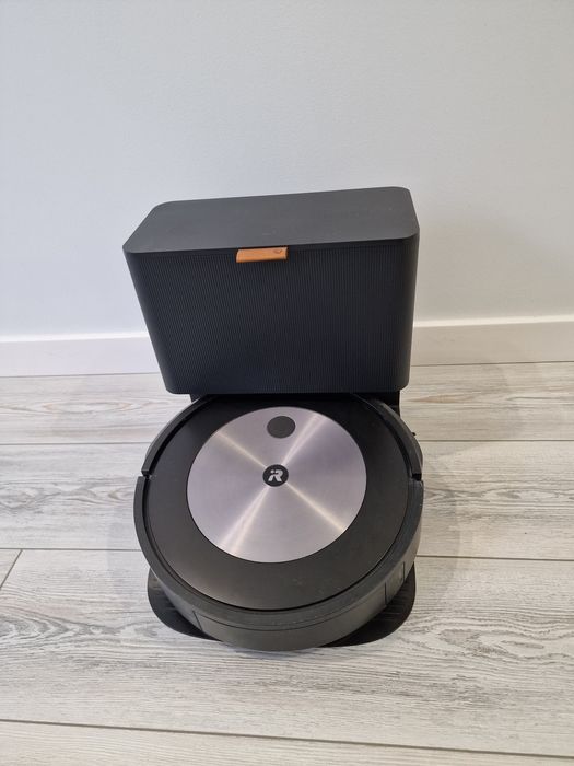 Robot Roomba J7+ ze stacją CleanBase