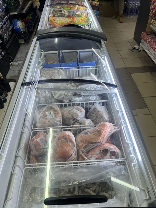 Продам морозильну вітрину  2024 juka 500