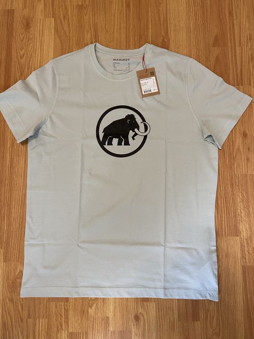 Футболка  Mammut.