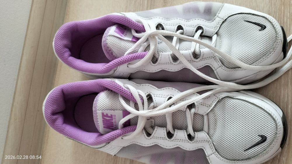 Nike buty sportowe 40