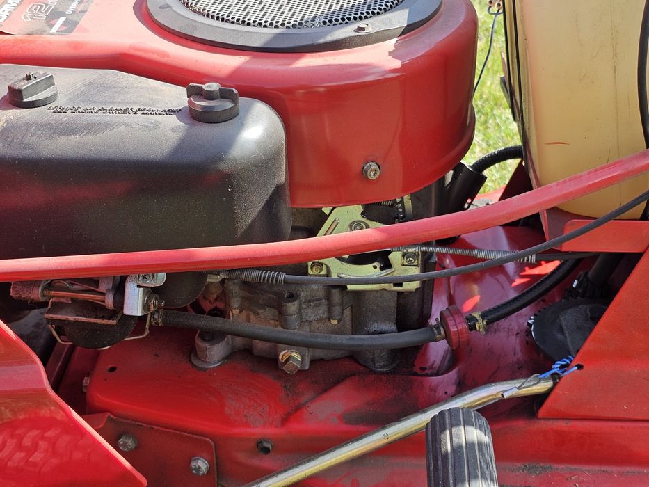 Traktorek do trawy Gutbrod