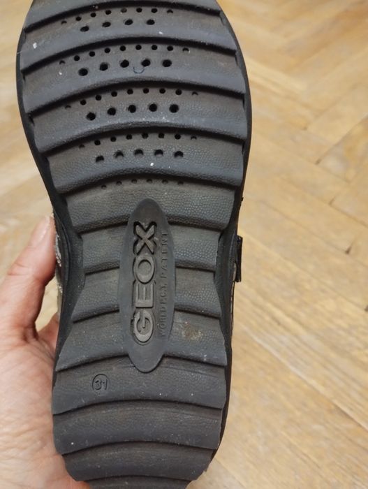 Geox кросівки черевики