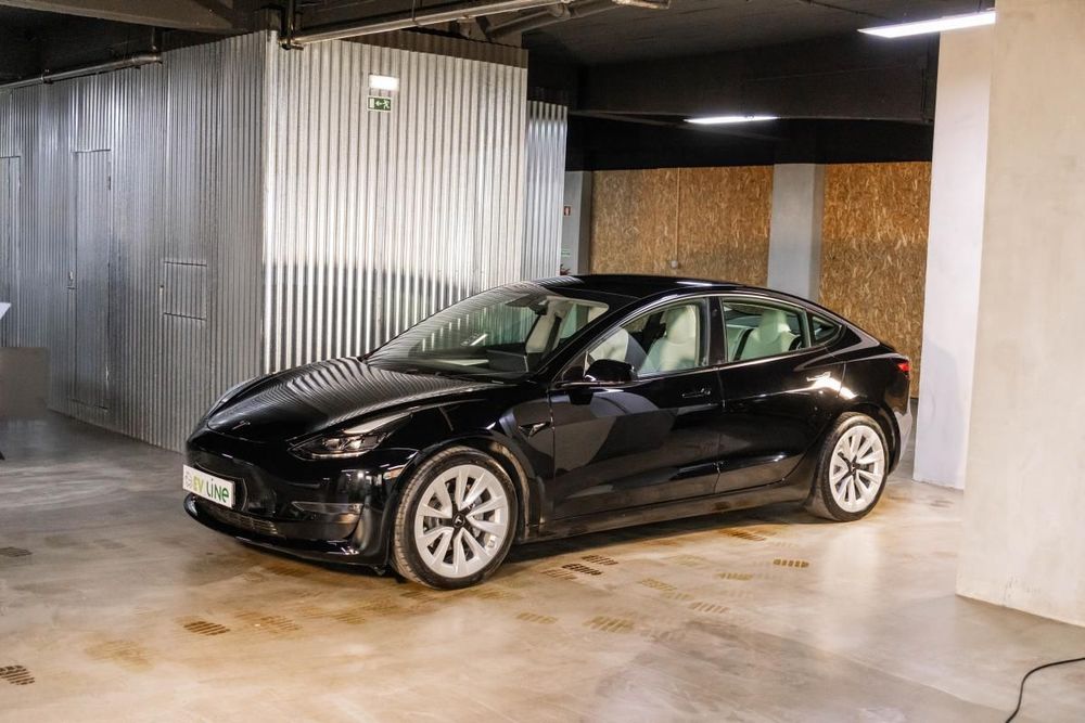 Tesla Model 3 Long Range AWD Dual Motor