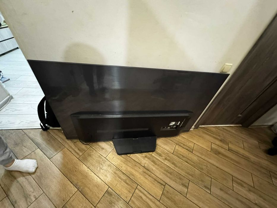 Телевізор LG OLED65CX6LA 65" — тріснутий екран