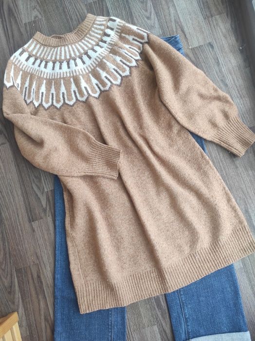 Платье-свитер с орнаментом