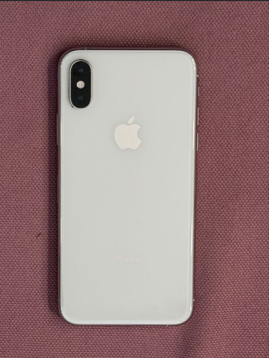 Apple iPhone X 64 ГБ Silver
