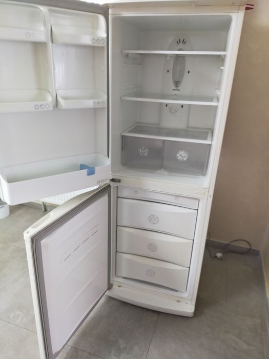 Холодильник LG в хорошому стані. Самовивіз, місто Хмельниницький.