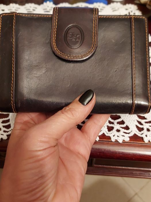 Carteira de Mulher SK em pele Preta c/ linha Castanha.