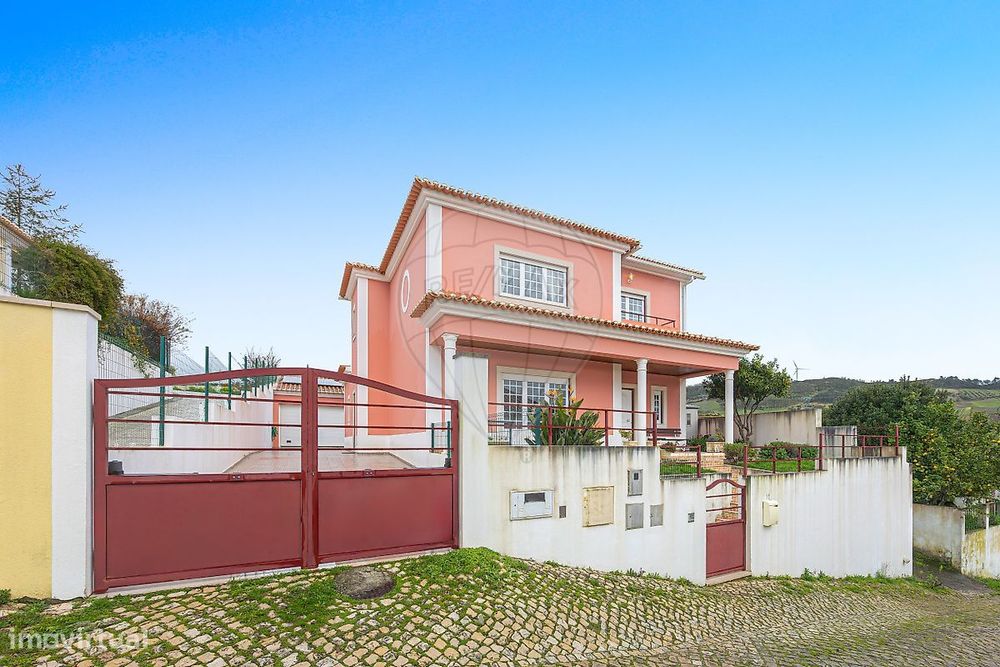 Moradia T4 para venda